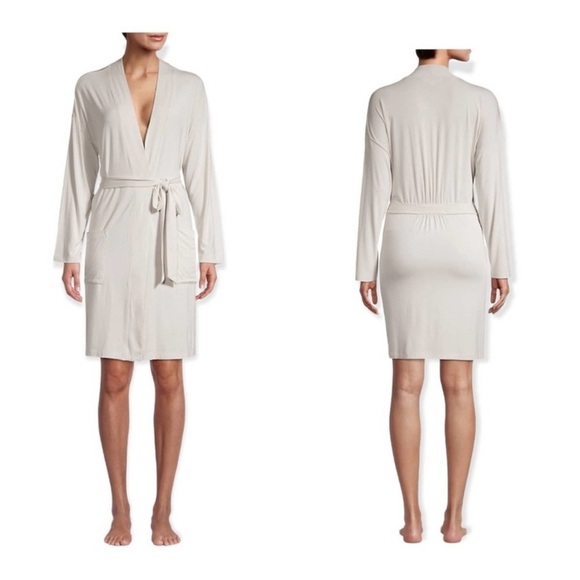Barefoot Dreams Robe - Picture 1 of 6